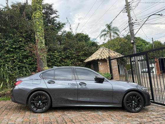 BMW 330i 2.0 16V TURBO GASOLINA M SPORT AUTOMÁTICO BMW 330i 2.0 16V TURBO GASOLINA M SPORT AUTOMÁTICO